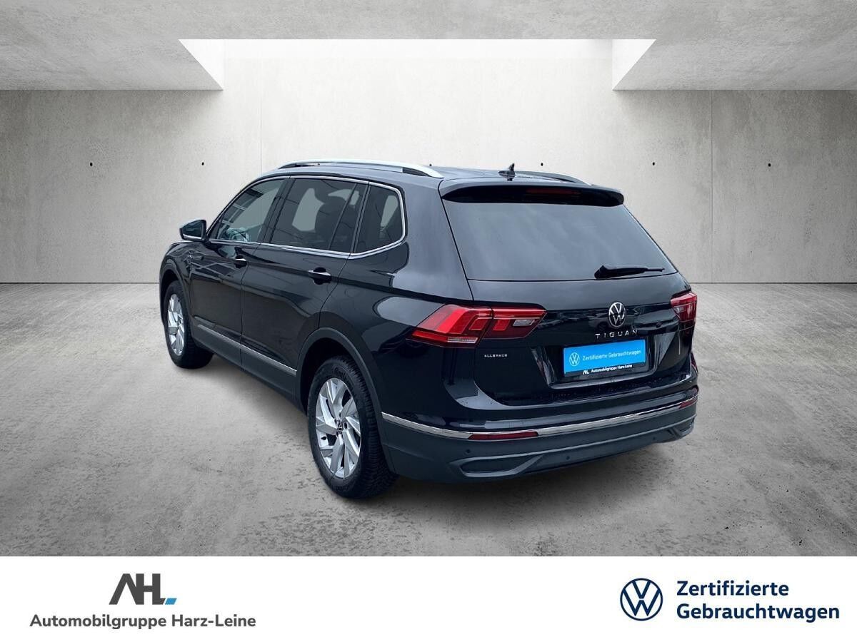 Volkswagen Tiguan Allspace 2.0 TDI Life DSG 7 Sitzer AHK Navi LED ACC RFK