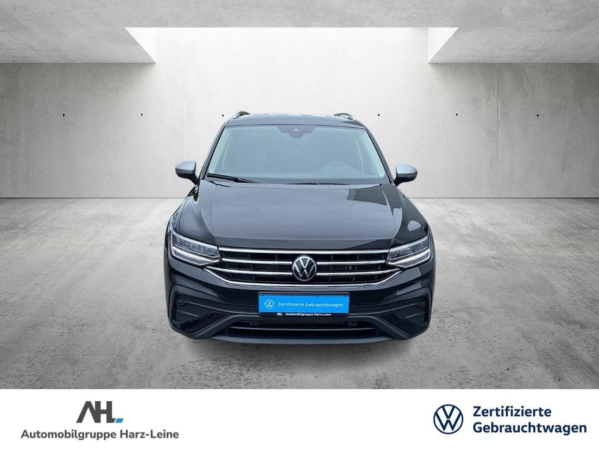 Volkswagen Tiguan Allspace 2.0 TDI Life DSG 7 Sitzer AHK Navi LED ACC RFK