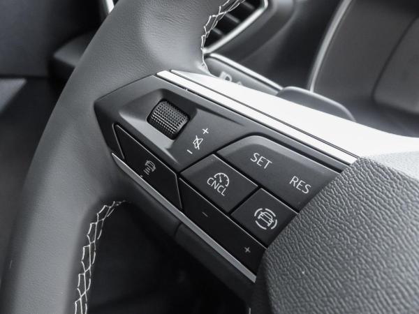 Seat Leon Sportstourer Road Edition 1.5 e-HYBRID DSG SITZHEIZUNG