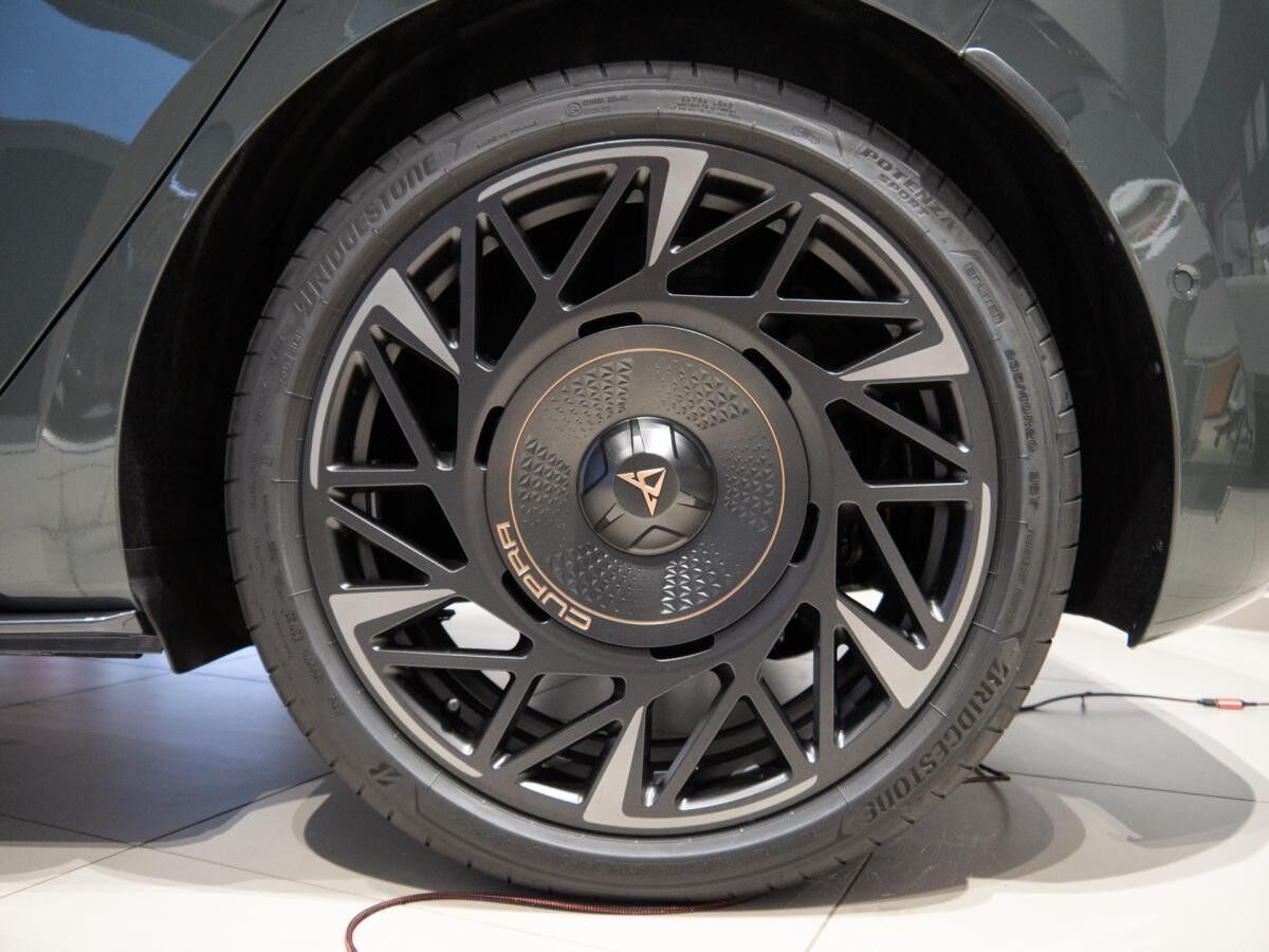 Cupra Born VZ *SOFORT verfügbar* * SENNHEISER * SKYLINE *HEADUP*