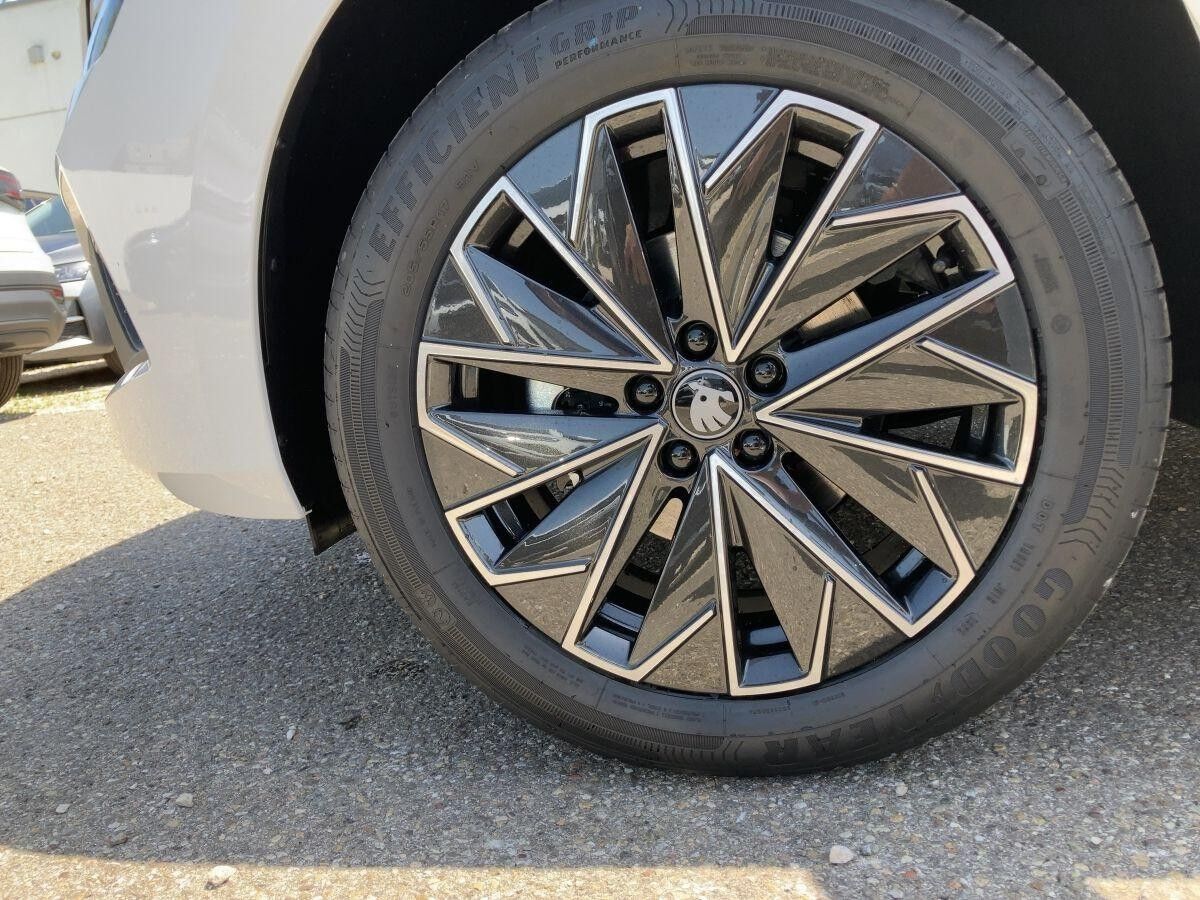 Skoda Kamiq Tour 1,0 TSI R-KAM SHZ KEYLESS BIS 28.11.25