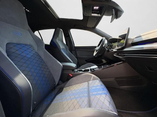 Volkswagen Golf VIII R BLACK EDITION 2.0 TSI 4MOTION