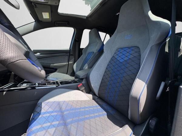 Volkswagen Golf VIII R BLACK EDITION 2.0 TSI 4MOTION