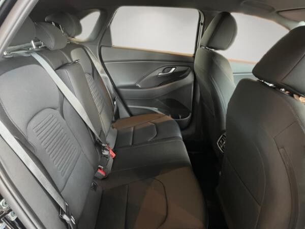 Hyundai i30 1.5 Advantage🚀| Automatik | Rückfahrkamera | Navi | Klimaauto. | ISOFIX