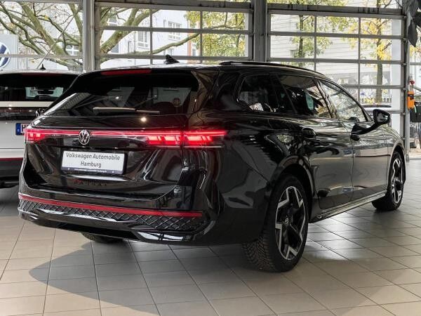 Volkswagen Passat 1.5 eHybrid R-Line DSG Pano Matrix Digital