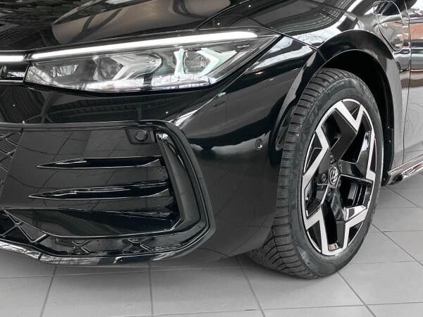 Volkswagen Passat 1.5 eHybrid R-Line DSG Pano Matrix Digital
