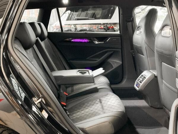 Volkswagen Passat 1.5 eHybrid R-Line DSG Pano Matrix Digital