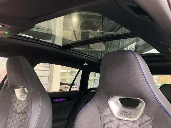 Volkswagen Passat 1.5 eHybrid R-Line DSG Pano Matrix Digital
