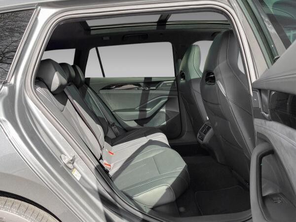 Volkswagen Passat R-Line "Signature" 2.0 TDI DSG 4M AHK/HUD