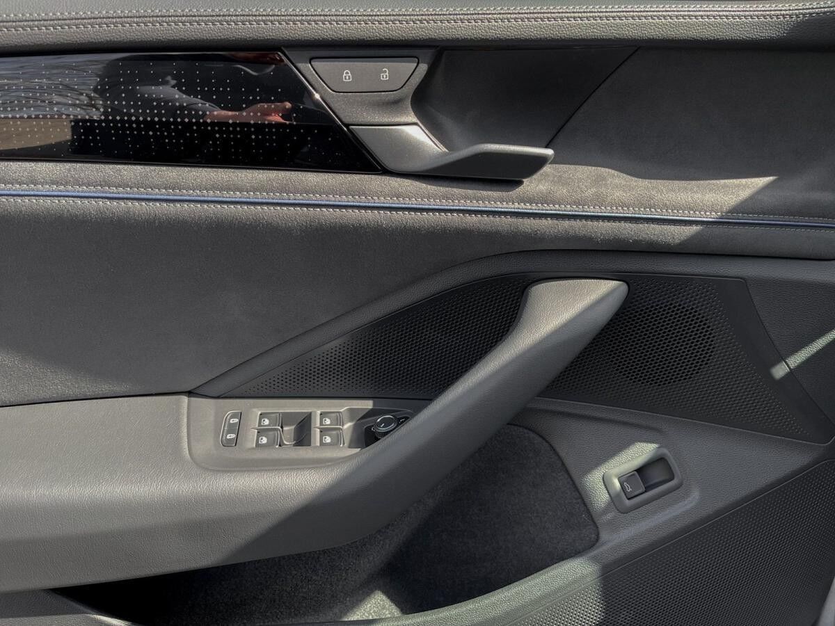 Volkswagen Passat R-Line "Signature" 2.0 TDI DSG 4M AHK/HUD