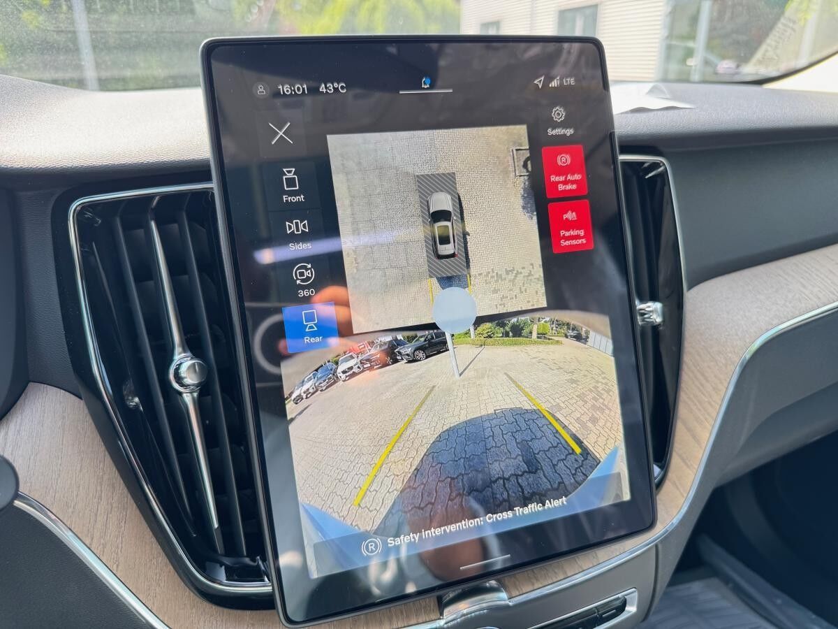 Volvo XC60 B5 B AWD PLUS DARK - MJ26 FACELIFT - Sofort lieferbar -