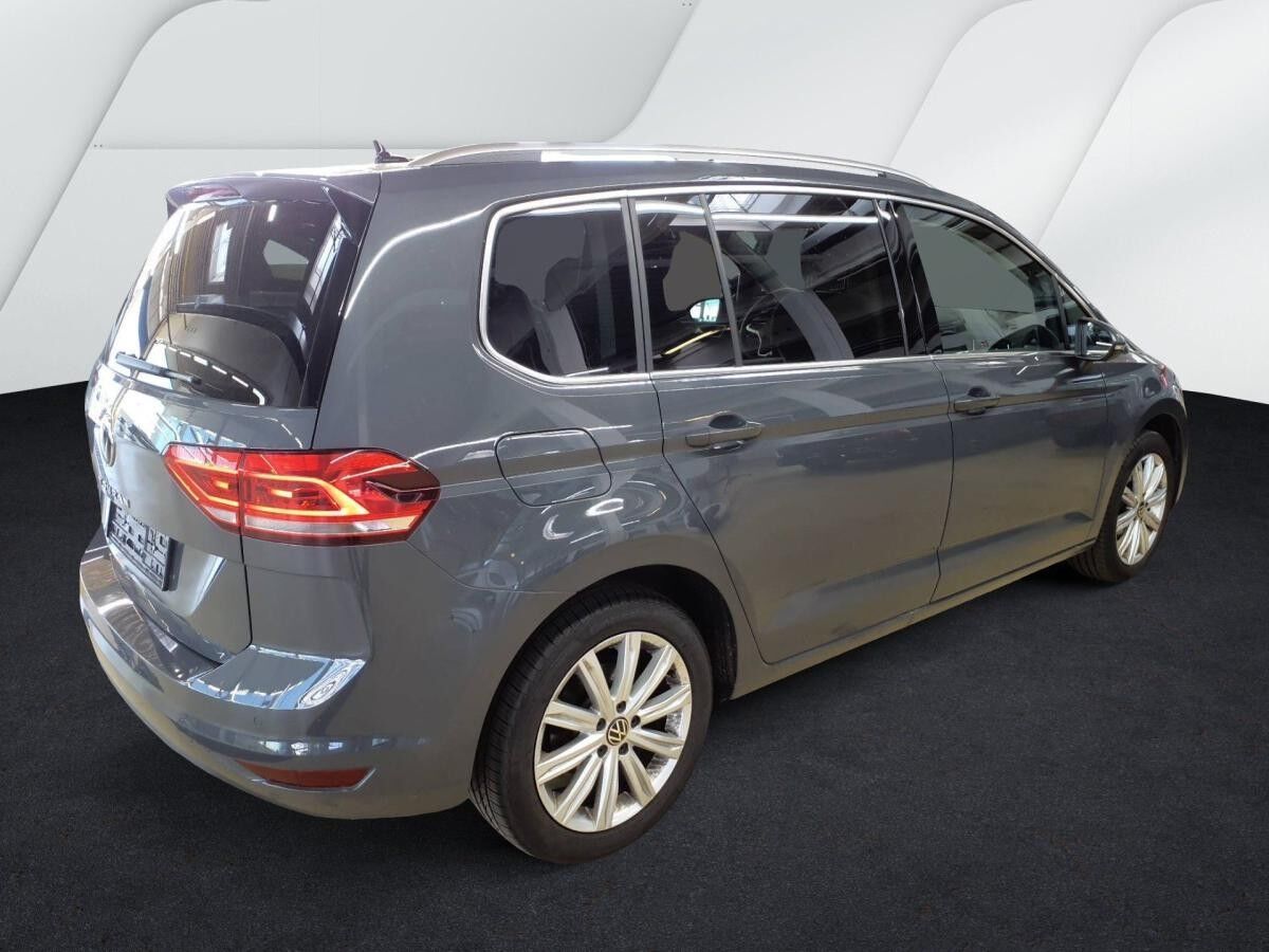 Volkswagen Touran 2.0 TDI DSG Highline 17 AHK ACC 7-SITZE