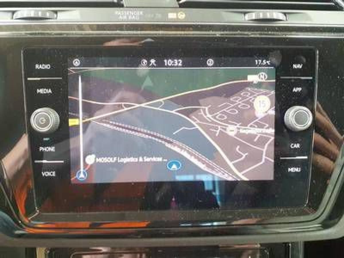 Volkswagen Touran 2.0 TDI DSG Highline 17 AHK ACC 7-SITZE