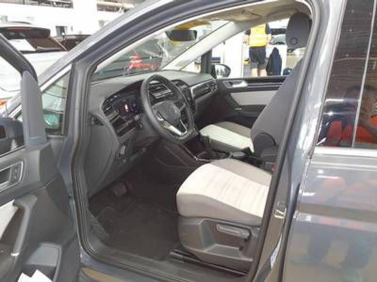 Volkswagen Touran 2.0 TDI DSG Highline 17 AHK ACC 7-SITZE