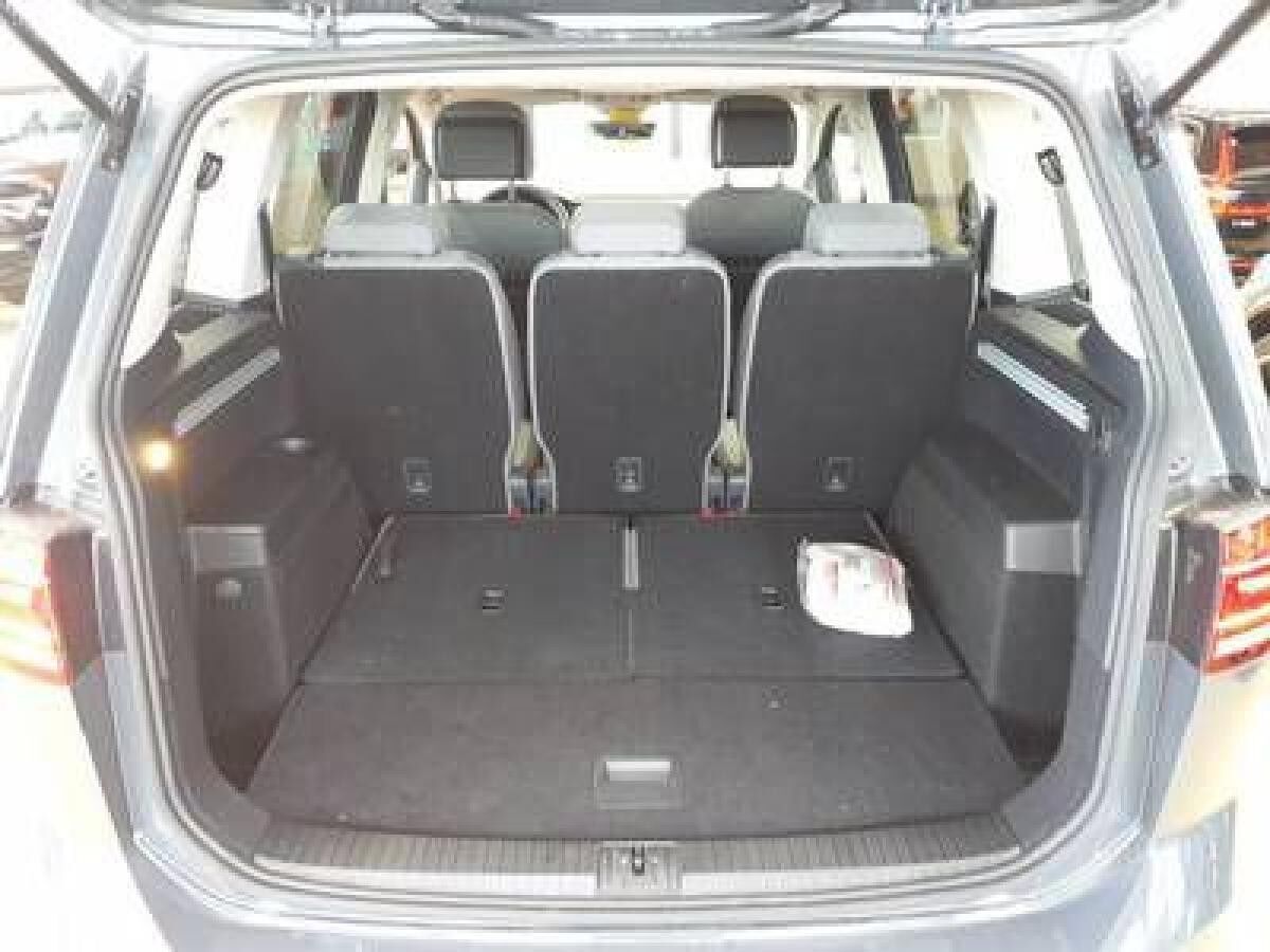 Volkswagen Touran 2.0 TDI DSG Highline 17 AHK ACC 7-SITZE