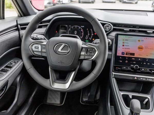 Lexus LBX Basis