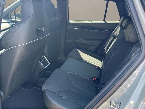 Skoda Elroq SOFORT VERFÜGBAR! 85 Sportline DCC Navi AHK ACC HUD LM
