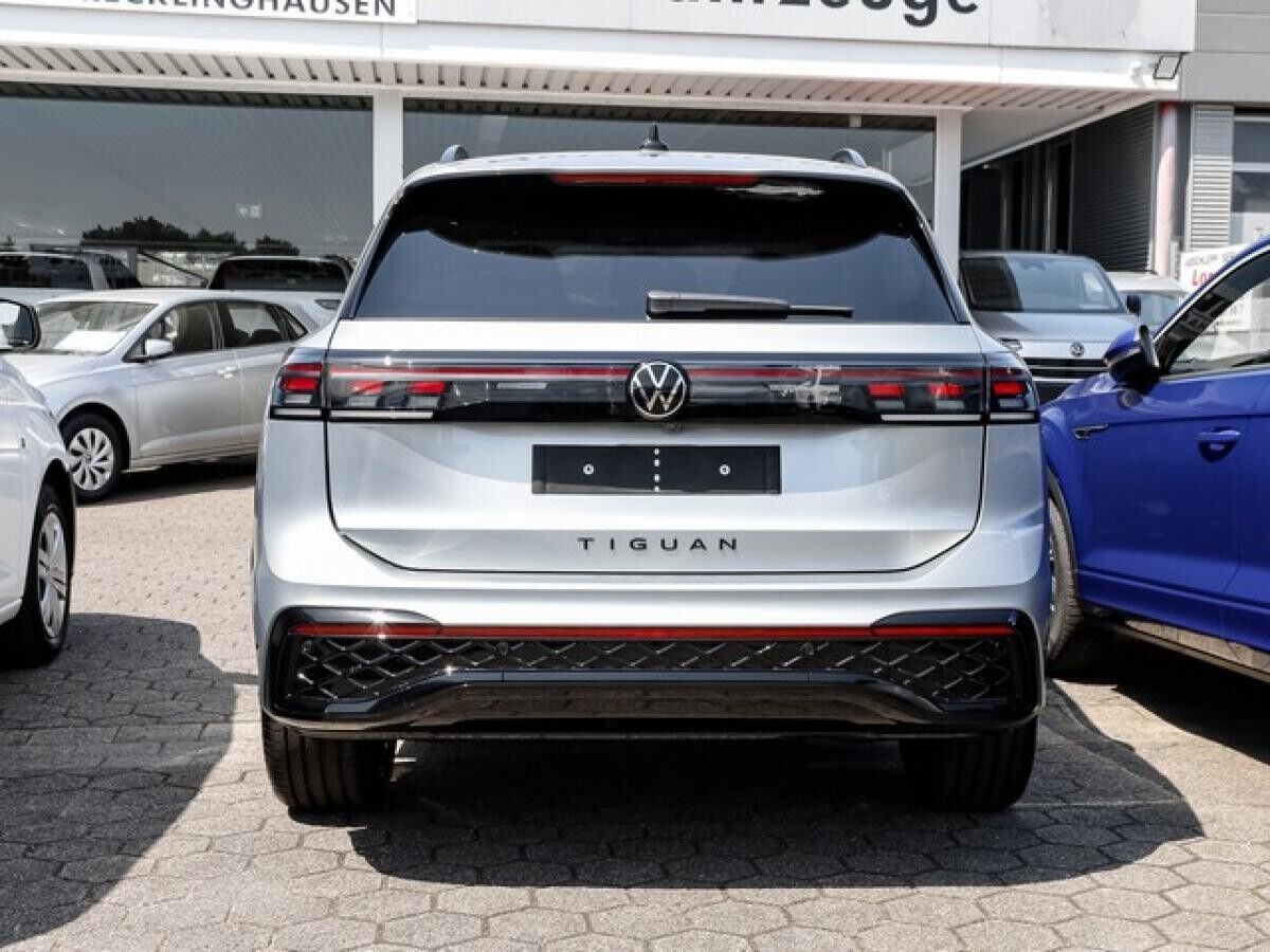 Volkswagen Tiguan "R-LINE" 1,5 l eHybrid 6-Gang-DSG MATRIX-BLACK-STYLE-AHK-WKR-LM20