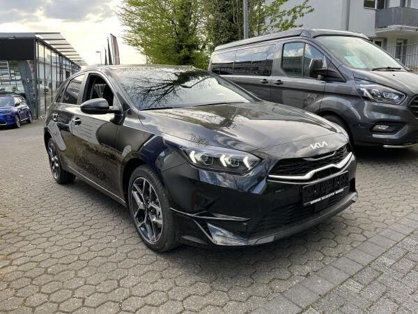 Kia Ceed 1.5 T-GDI MHEV DCT Ultimate Edition