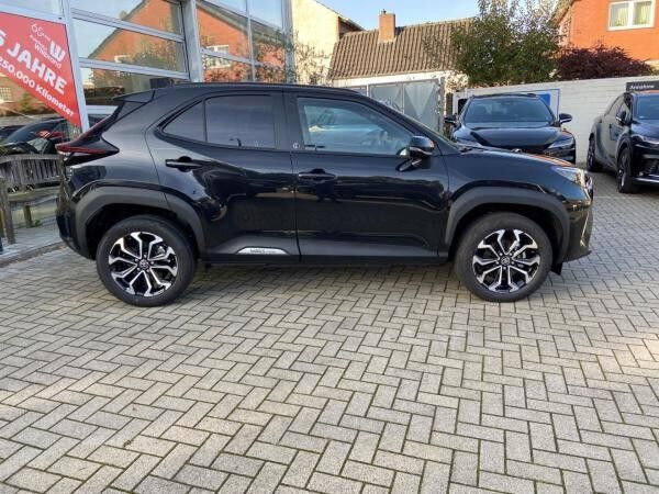 Toyota Yaris Cross Hybrid Teamplayer Winter & Safety Paket Navi LED ACC