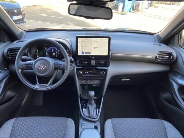 Toyota Yaris Cross Hybrid Teamplayer Winter & Safety Paket Navi LED ACC
