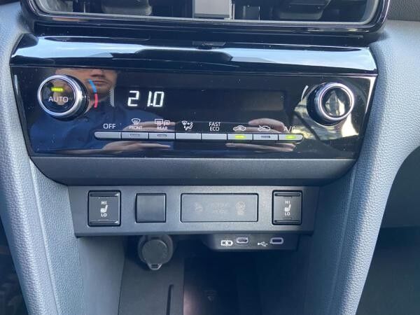 Toyota Yaris Cross Hybrid Teamplayer Winter & Safety Paket Navi LED ACC