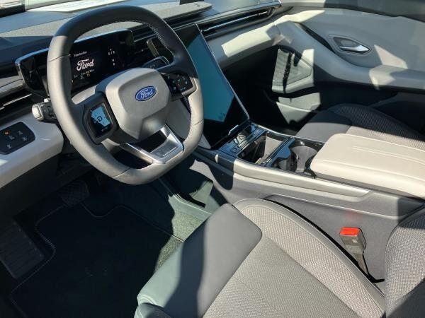 Ford Explorer 77 kWh 602km | GANZJAHRESREIFEN | SOFORT VERFÜGBAR |