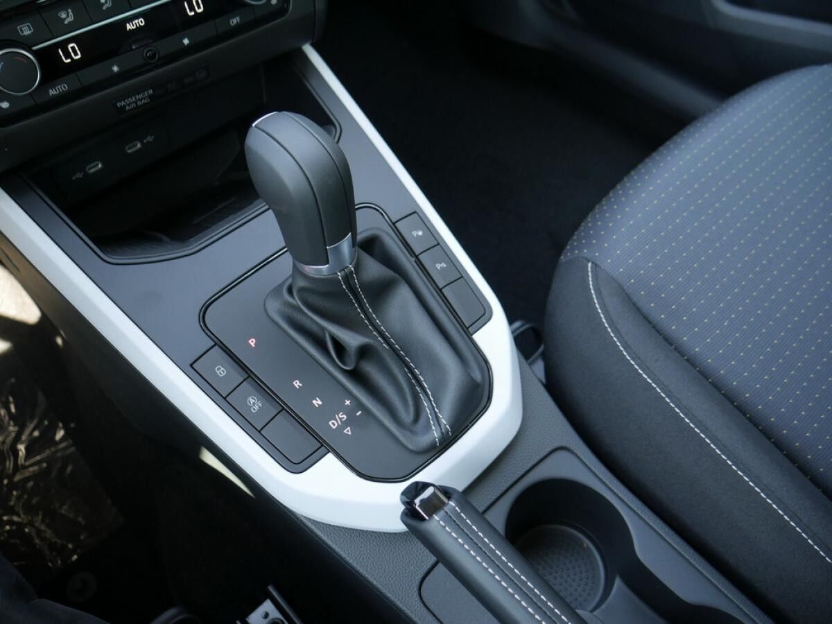 Seat Arona Road Edition 1.0 TSI - SHZ KAMERA NAVI LED *SN168*