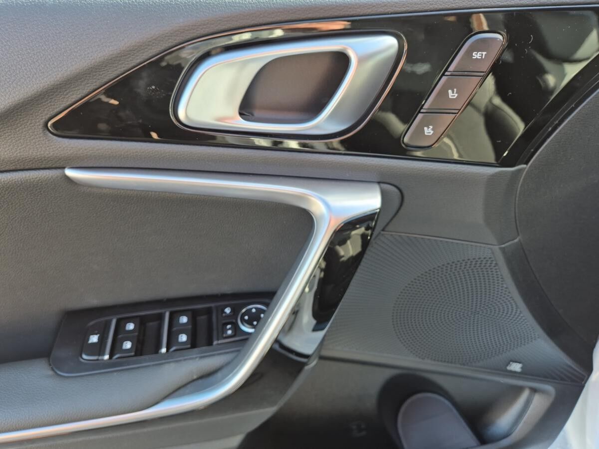 Kia Ceed 1.5T DCT7 GT LINE | PANO | TECH | LEDER | 18" |