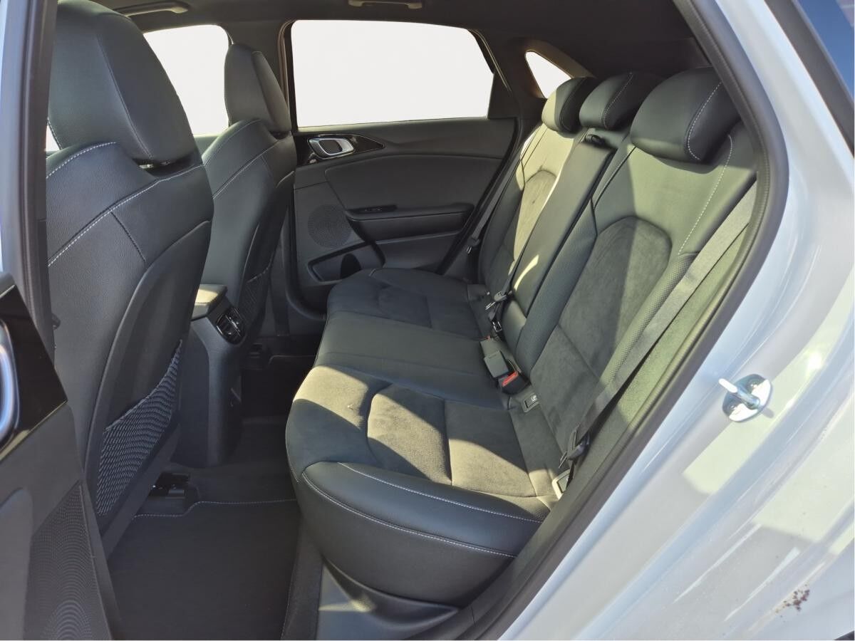 Kia Ceed 1.5T DCT7 GT LINE | PANO | TECH | LEDER | 18" |