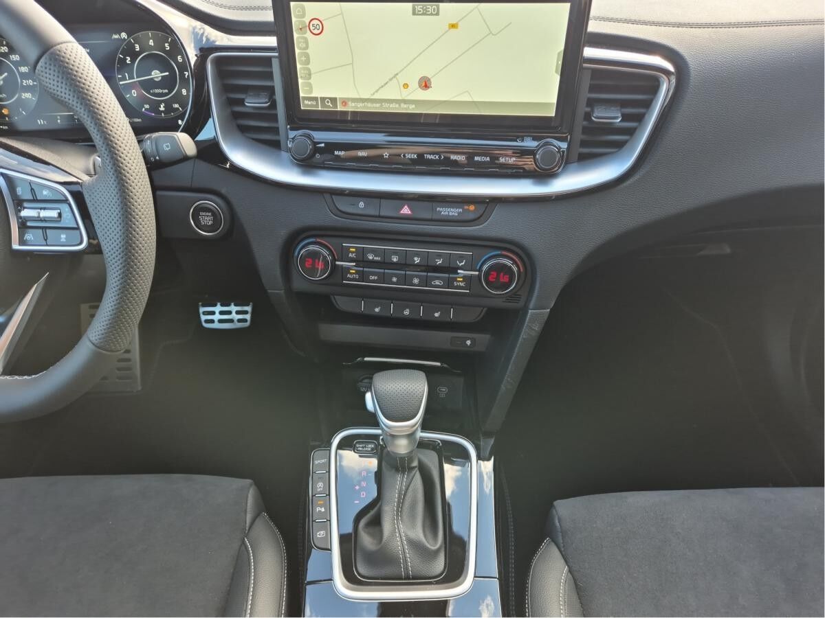 Kia Ceed 1.5T DCT7 GT LINE | PANO | TECH | LEDER | 18" |