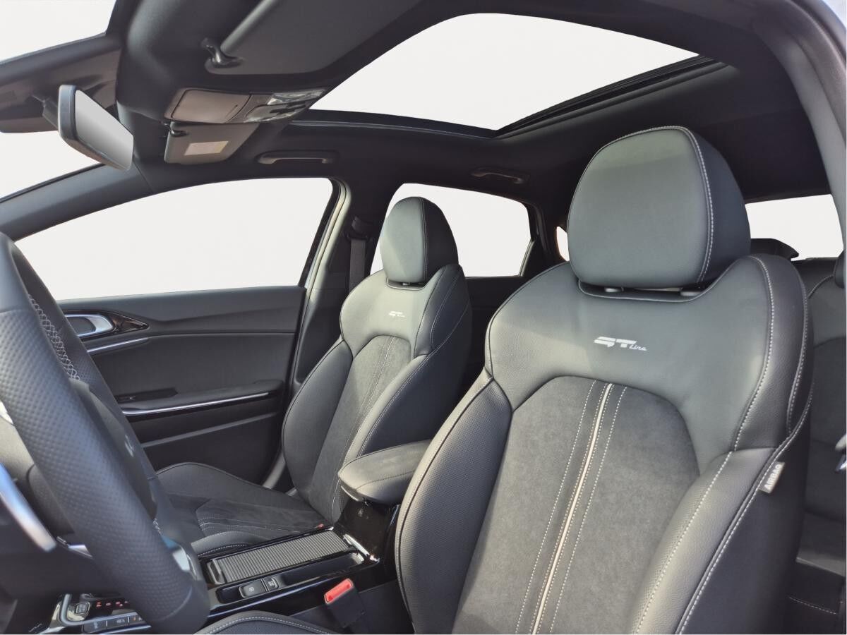 Kia Ceed 1.5T DCT7 GT LINE | PANO | TECH | LEDER | 18" |