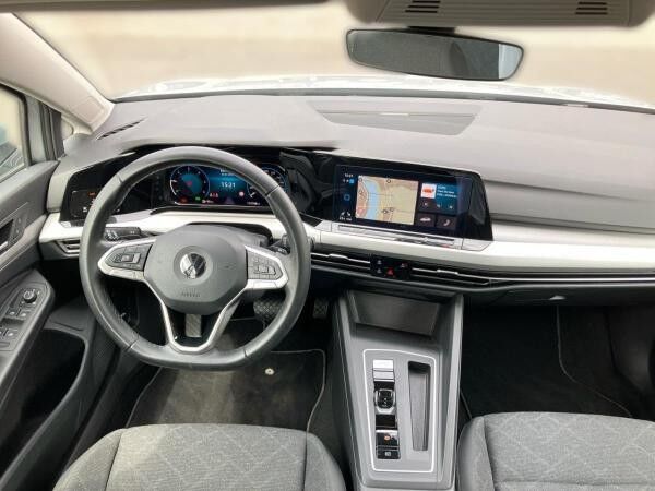 Volkswagen Golf VIII Variant Life 2.0 TDI DSG / Navi, LED