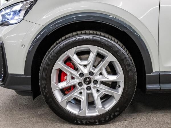 Audi SQ2 TFSI 221(300) S tronic AHK SHZ Keyless PDC