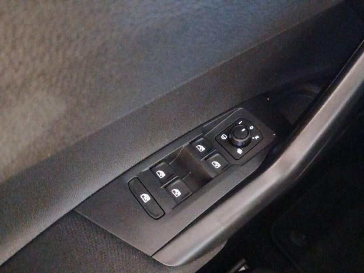 Volkswagen Taigo Life 1.0 TSI 5-Gang WINTERRÄDER MATRIX SITZHZ KLIMAAUTOM.