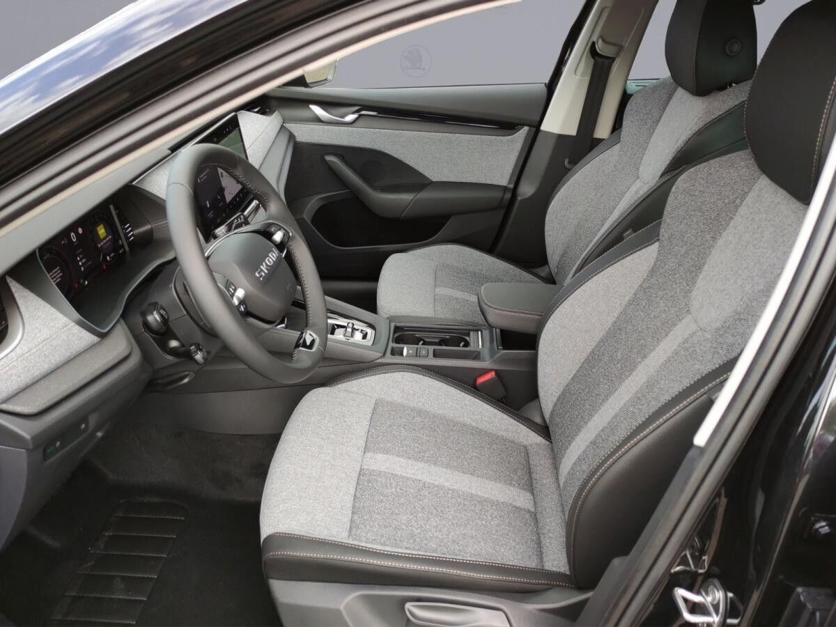 Skoda Octavia Combi Tour 2.0 TDI DSG AHK ACC RFK DAB