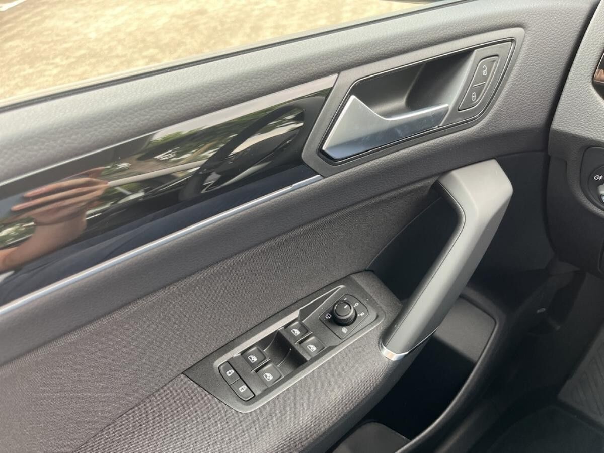 Volkswagen Touran Comfortline 2,0 l TDI DSG*7-Sitze*AHK*Sofort verfügbar*