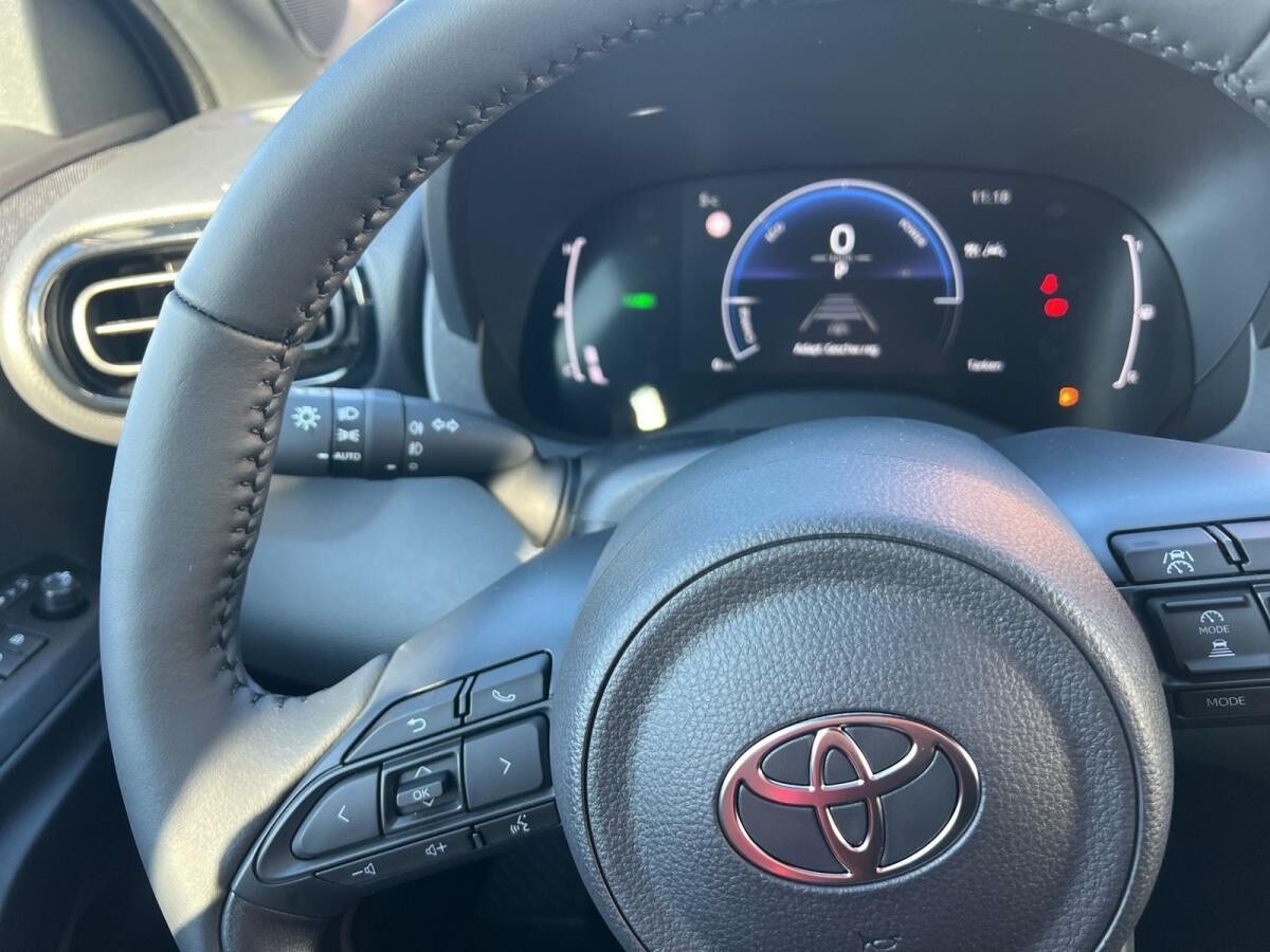 Toyota Yaris Cross 1,5-l-VVT-iE Hybrid  5-Türer Teamplayer