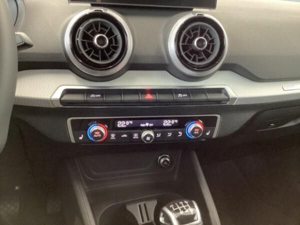 Audi Q2 advanced 30TFSI LED AHK El. Heckklappe Apple CarPlay