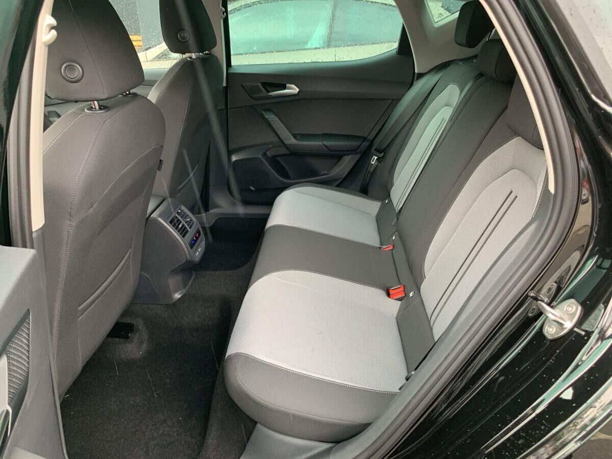 Seat Leon Road Edition 1.5 150 PS DSG+RFK+SH+Navi+ACC