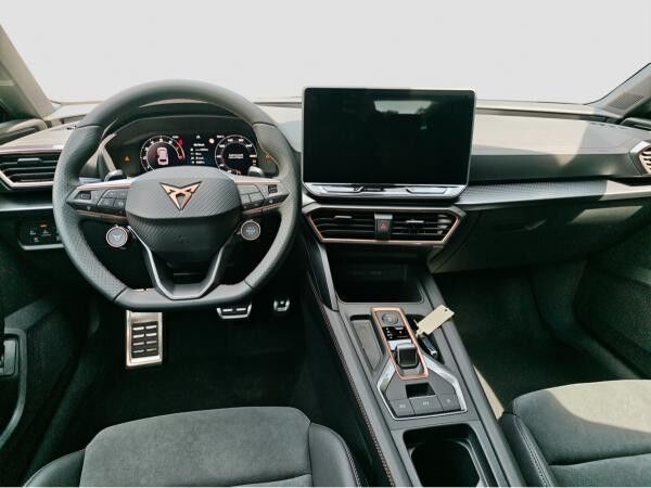 Cupra Leon ST TSI DSG 4Drive AHK Pano LED