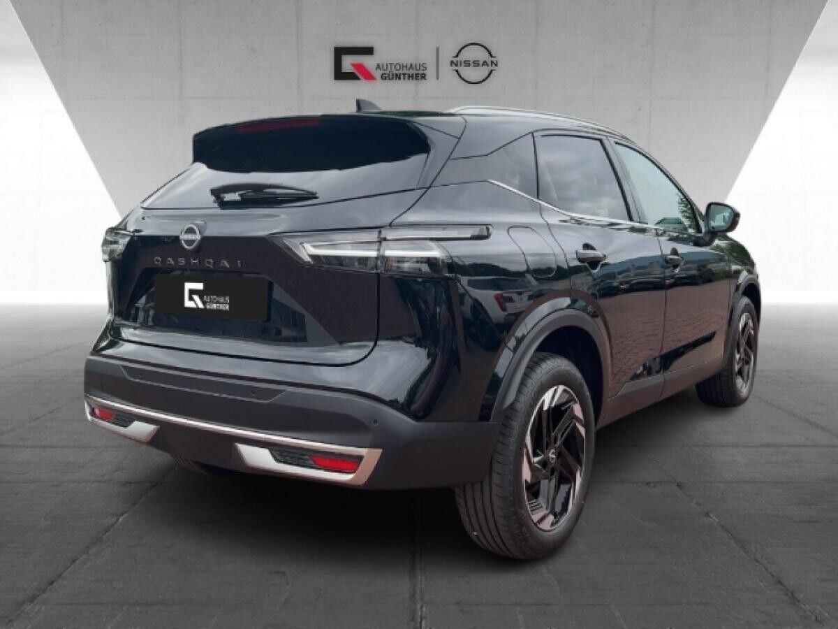 Nissan Qashqai N-CONNECTA Komfort 1.3MT Winter/HUD/AVM/Carplay