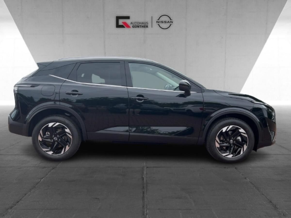 Nissan Qashqai N-CONNECTA Komfort 1.3MT Winter/HUD/AVM/Carplay