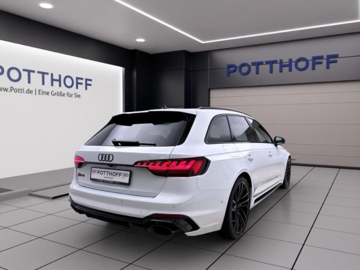 Audi RS4 Avant Q PANO MATRIX NAVI B&O HuD