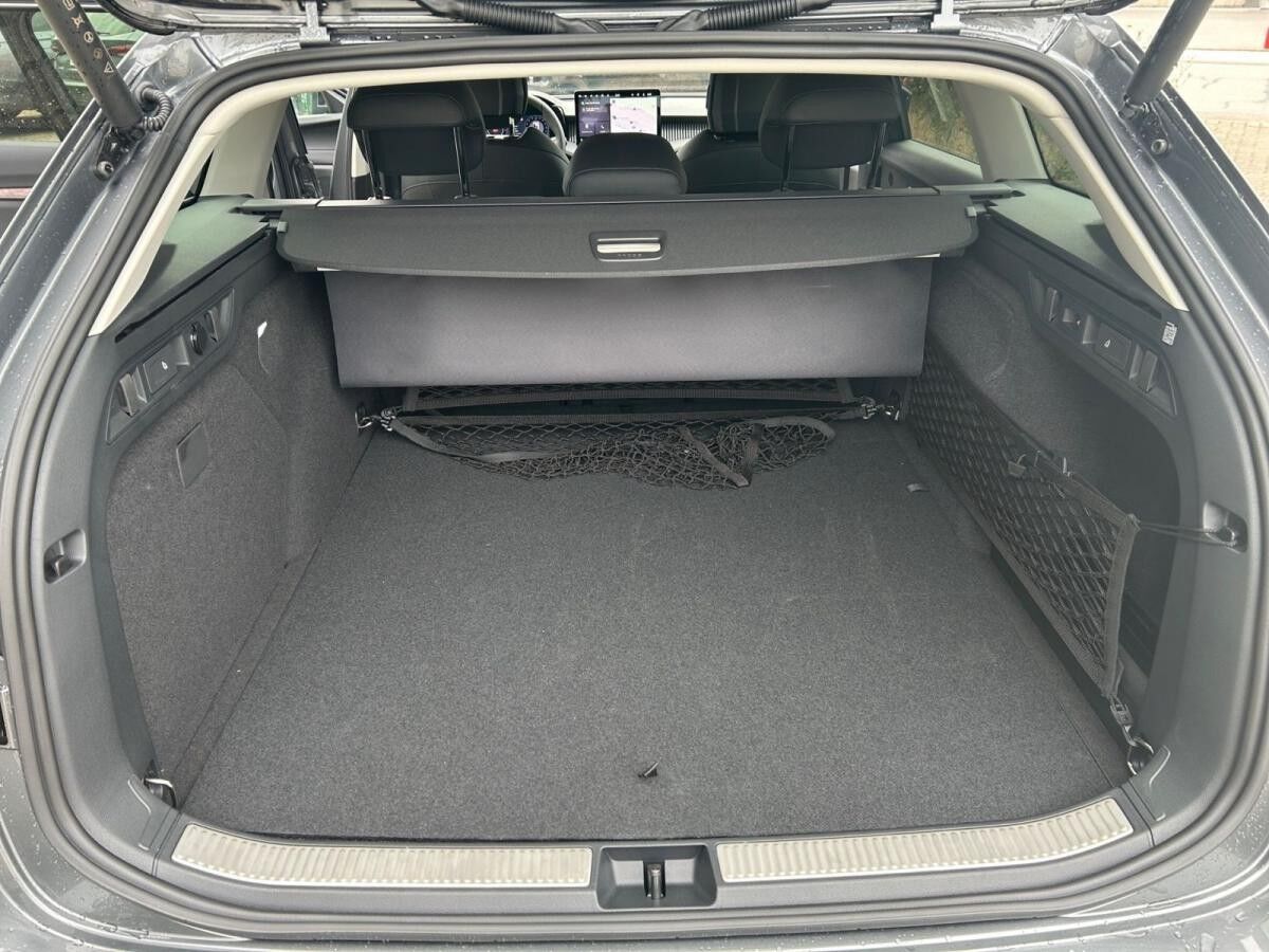 Skoda Superb Combi L&K 1,5TSI iV DSG ACC SHZ AHK*SOFORT verfügbar*