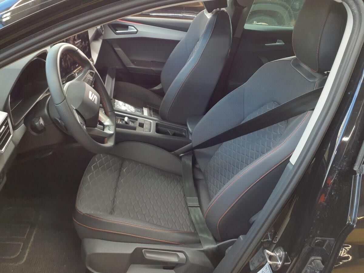 Seat Leon FACELIFT🔥 DSG🔥GANZJAHRESREIFEN🔥KEINE NEBENKOSTEN🔥FR+MATRIX+KAMERA+NAVI🔥