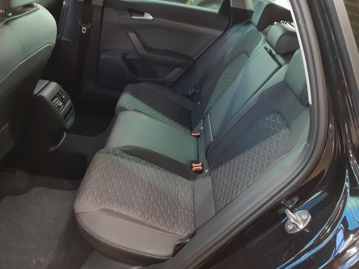 Seat Leon FACELIFT🔥 DSG🔥GANZJAHRESREIFEN🔥KEINE NEBENKOSTEN🔥FR+MATRIX+KAMERA+NAVI🔥