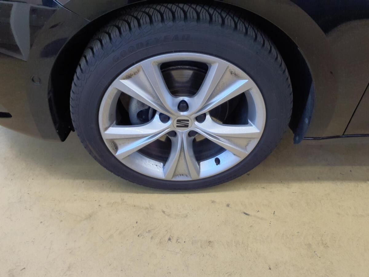 Seat Leon FACELIFT🔥 DSG🔥GANZJAHRESREIFEN🔥KEINE NEBENKOSTEN🔥FR+MATRIX+KAMERA+NAVI🔥