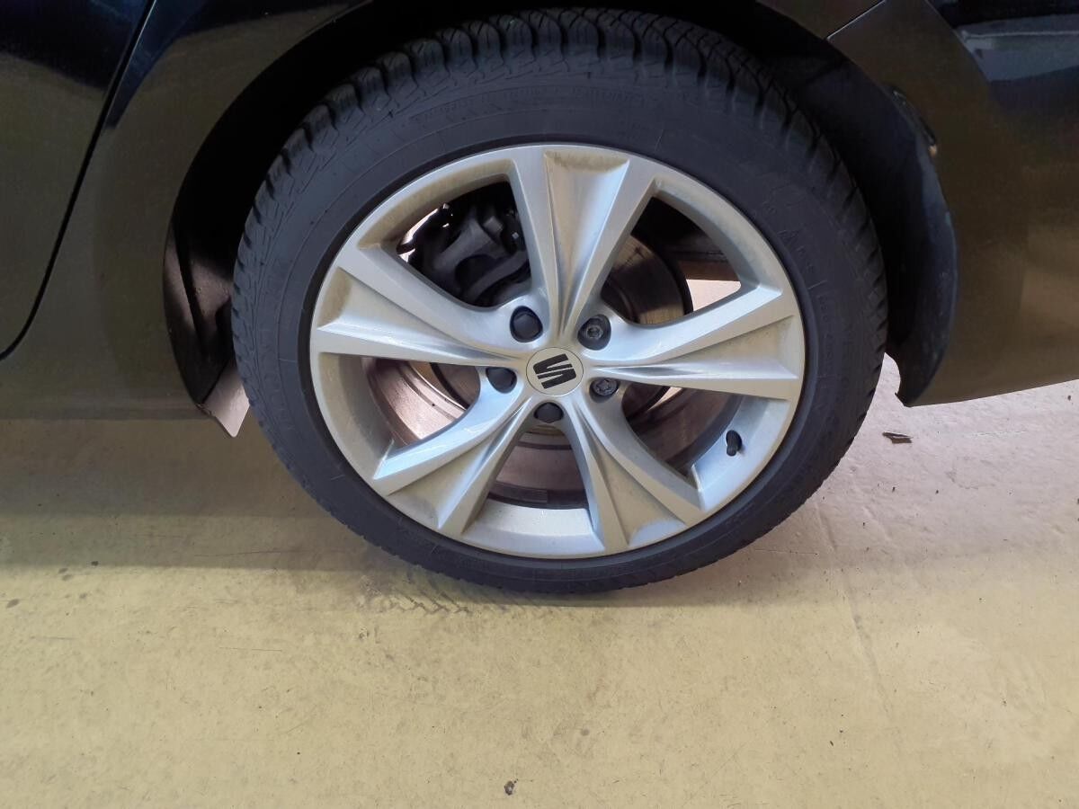 Seat Leon FACELIFT🔥 DSG🔥GANZJAHRESREIFEN🔥KEINE NEBENKOSTEN🔥FR+MATRIX+KAMERA+NAVI🔥