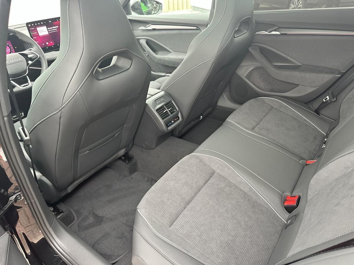 Skoda Superb Combi Sportline 2,0 TSI 150 kW 7-Gang-DSG**AKTION**